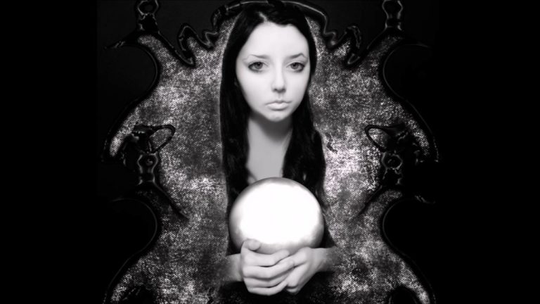 Palmistry by Des Kelly