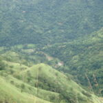 Spectacular Ella Gap with awe-inspiring vistas of environs By Arundathie Abeysinghe