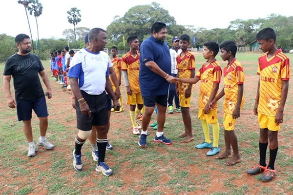 2019 visit to Jaffna by Class of 80