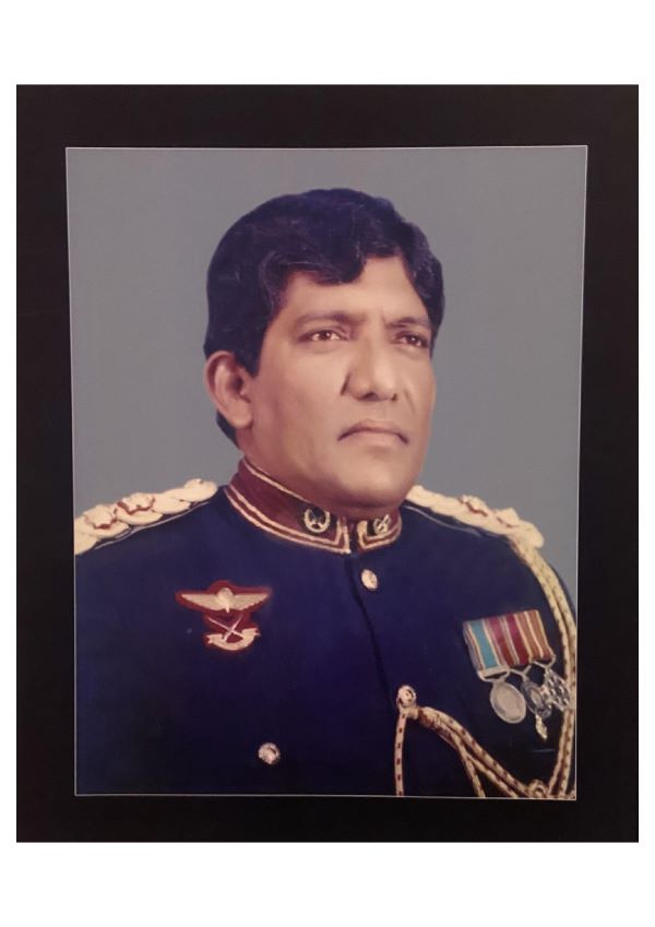 A Literary appreciation of the “Commando Regiment” – by Capt Elmo Jayawardena