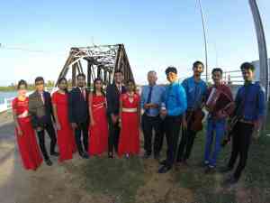 Dutch Burghers and Portuguese Mechanics: Eurasian Ethnicity in Sri Lanka By Thuppahi.