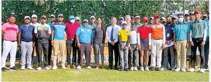 Participants with SLGU officials on the final day