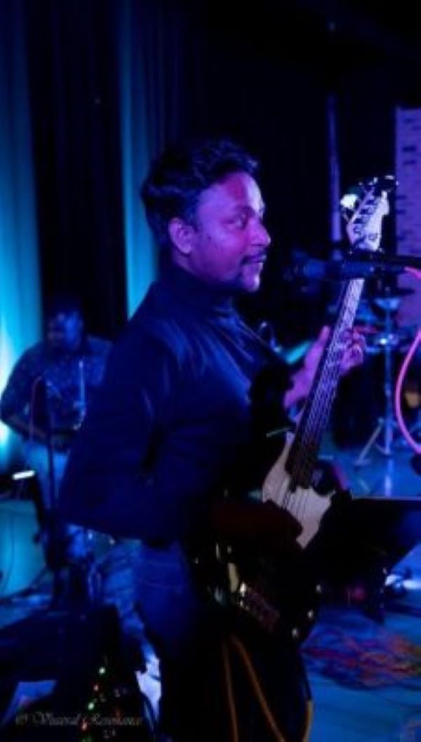 Photos from Saturday Night Live – Musical Show on 11th December 2021 – Music by Vivo – at the Cherrybrook Community Centre