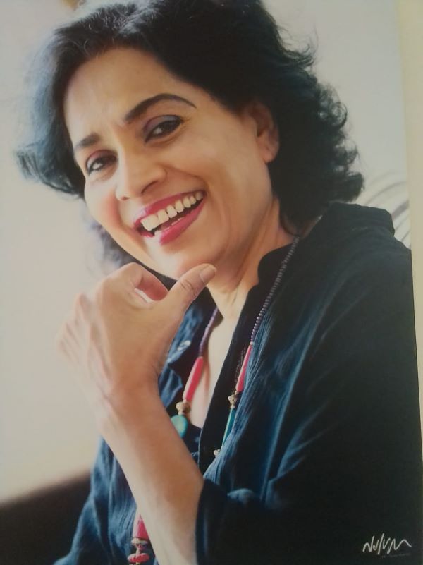  Remains of Visharada Neela Wickramasinghe flown in from Milan cremated at Kanatta – by Sunil Thenabadu 