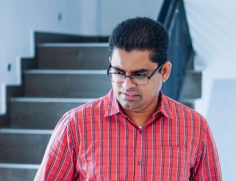 Tarinda Gunawardena renowned phenomenal lyricist cruising to pinnacle of fame – by Sunil Thenabadu