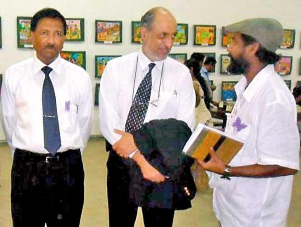 Firdosi Mehta (Centre) and Jayan Mendis