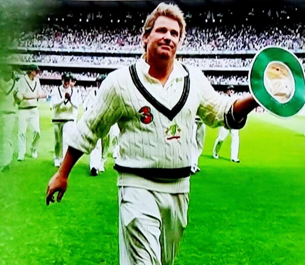 Goodbye legend, an incredible short but memorable innings – by Trevine Rodrigo (eLanka Sports editor)