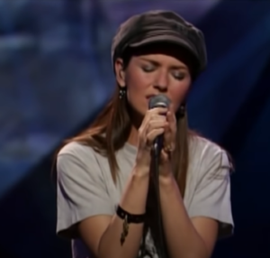 Kelly Klassic – by Des Kelly - Willie Nelson and Shania Twain, Blue eyes crying in the rain
