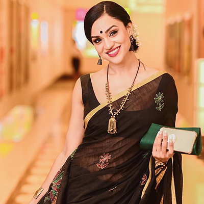  MADHAVEE POSSESSES ALL TRAITS OF A VOCAL SINGER AND ACTRESS ON ROUTE TO PINNACLE OF FAME - by Sunil Thenabadu