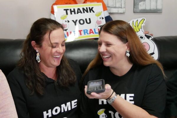Tamil asylum seeker family cleared to return home to Biloela on bridging visas, Acting Home Affairs Minister says - By Erin Semmler, Rachel McGhee