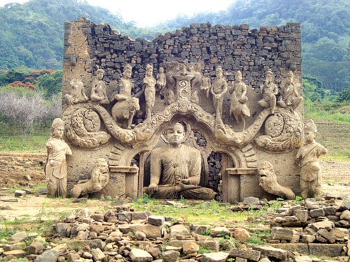 Kadadora Viharaya – spectacular vistas of drought  - By Arundathie Abeysinghe
