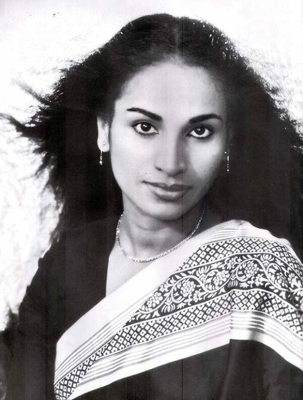Golden Star( Gehaniya) of the Sinhala cinema Swarna Mallawarachchi reminisced after five decades -by Sunil Thenabadu
