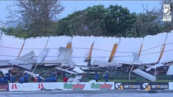 Grandstand collapses in Galle