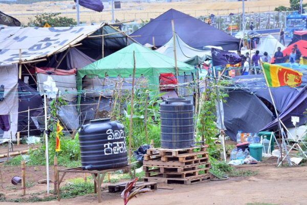 Protesters remove tents in Galle Face