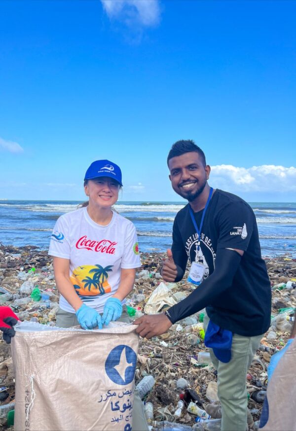 US Ambassador to Sri Lanka Mrs. Julie Chung visited Crow Island Beach on international coastal clean up day. - By Isuru Ekanayake
