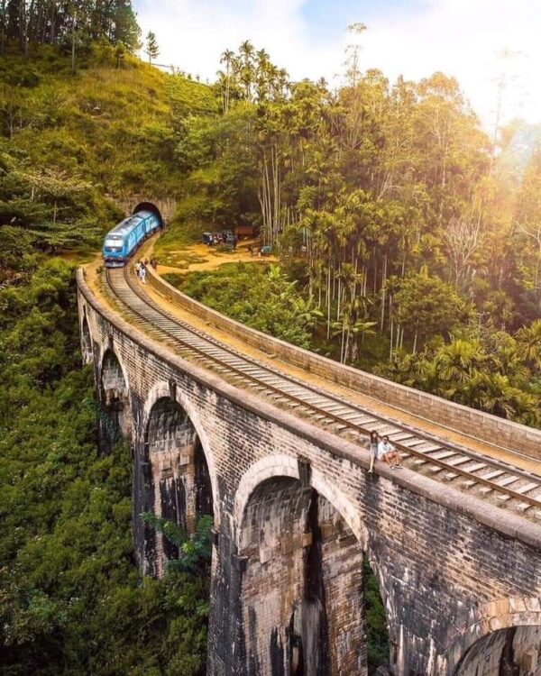 nine arch bridge sri lanka