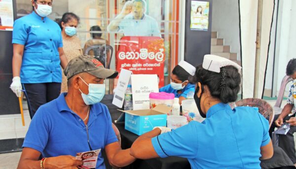 Eric Rajapakse Opticians marks 105th Anniversary 1 (2)