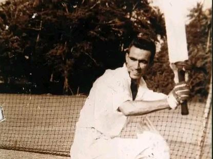 VALE’, CLIVE INMAN – By Des Kelly