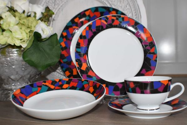 Elegant floral Dankotuwa porcelain serving plate