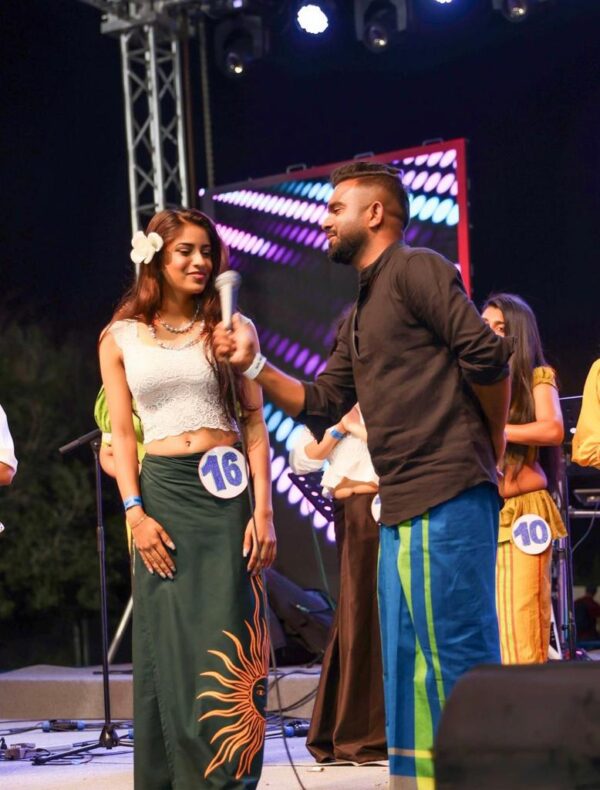 Film, Tele artistes, Vocalists assembled for a Bak Maha Ulela cum musical extravaganza In Dubai - elanka