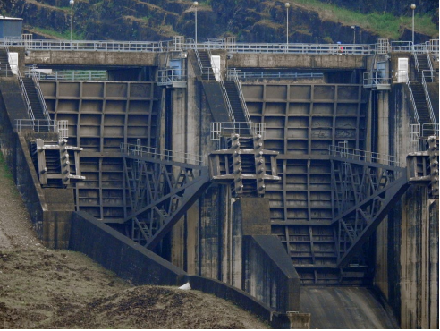 kothmale dam Closeup view of the spillway