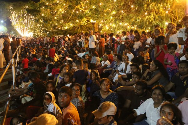 Kandy Esala perahara - eLanka