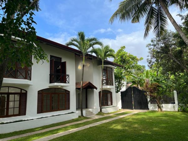 Nawala House with Large Garden for sale with Clear