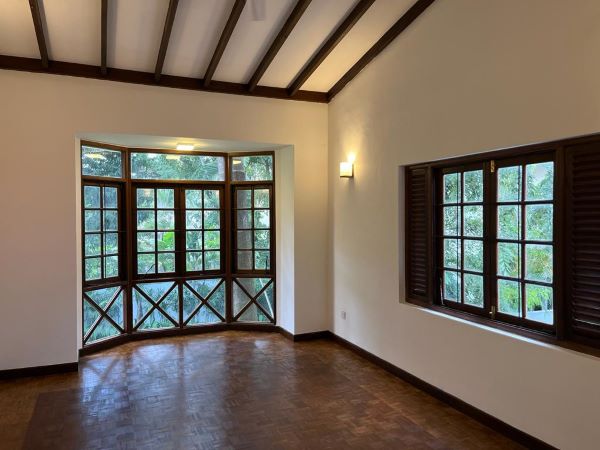 Nawala House with Large Garden for sale with Clear Title