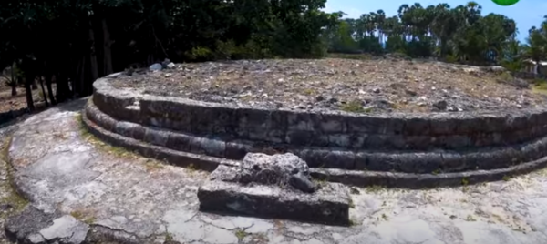 Stupas of Delft Island - eLanka
