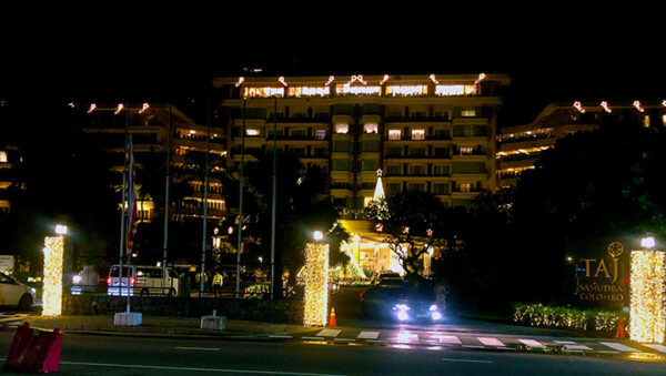 A drive to Galle Face last night - Some X Mas delights