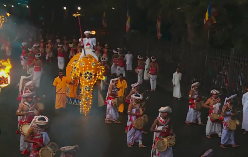 Kandy Esala Perahera-eLanka 02