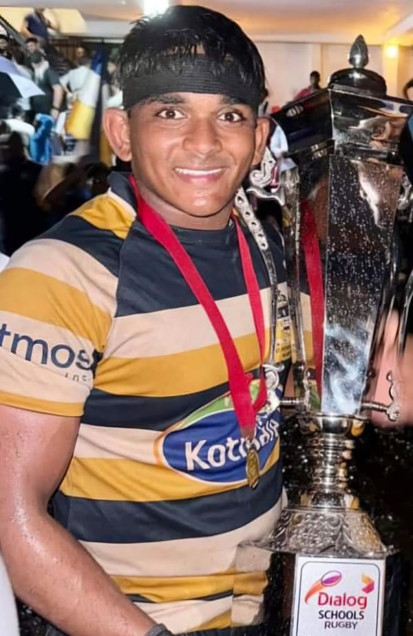 St. Peters pull off thrilling 6-3 win over Isipathana in Sri Lanka schools rugby final. - By Trevine Rodrigo. 