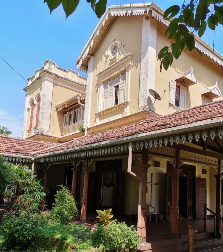 Moratuwa  Ancestral  100  year old house For Sale.