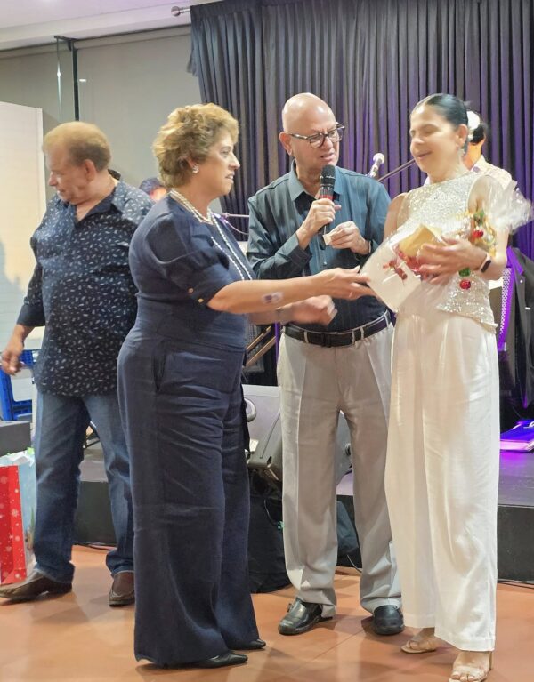 Christmas Carols with Noeline Honter