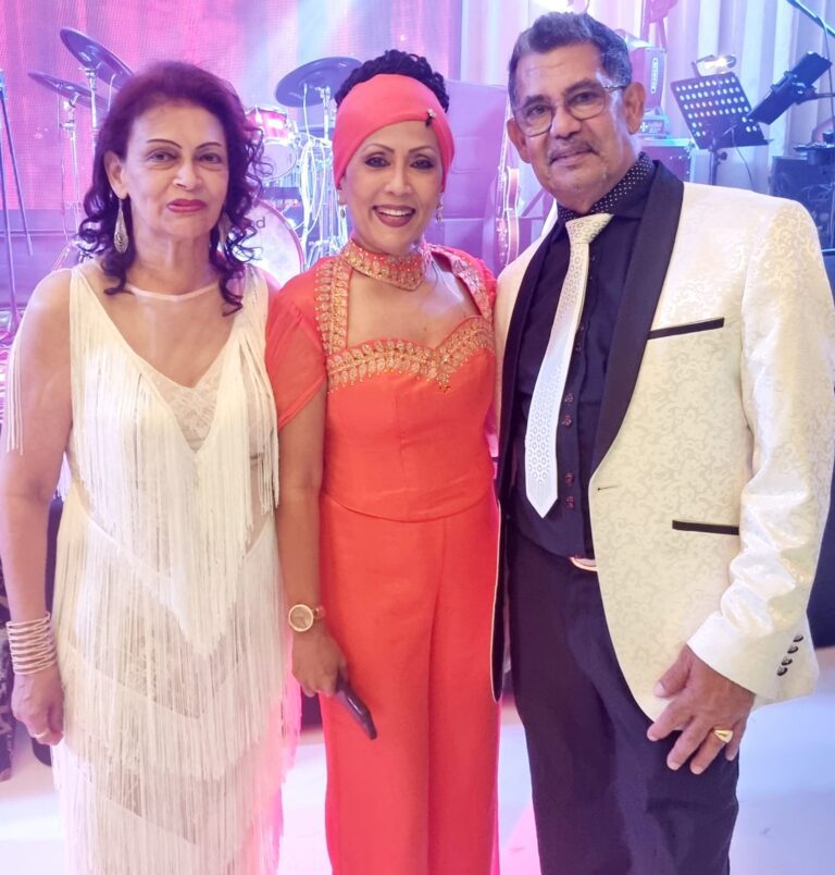 Corrine Almeida continues her reign as One of Sri Lanka’s iconic performers at Holy Family Convent Bambalalitiya dinner dance in Melbourne.  – BY TREVINE RODRIGO IN MELBOURNE.