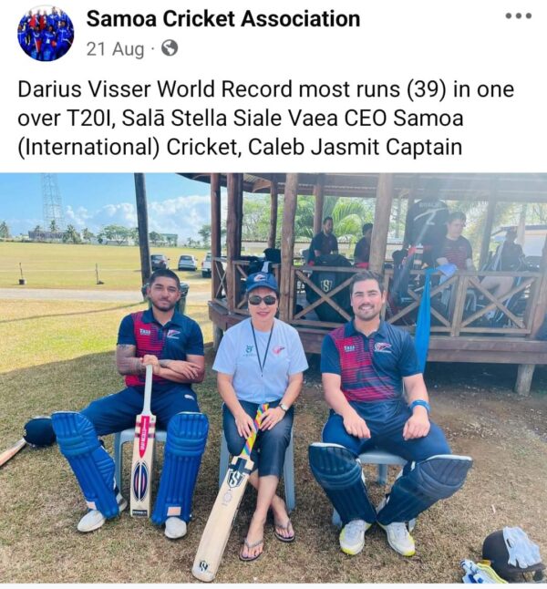 THE SAMOA CRICKET ASSOCIATION CEO SALA STELLA SIALE VAEA, CENTRE, WITH DARIUS VISSER, LEFT, AND SAMOAN SKIPPER CALEB JASIT.