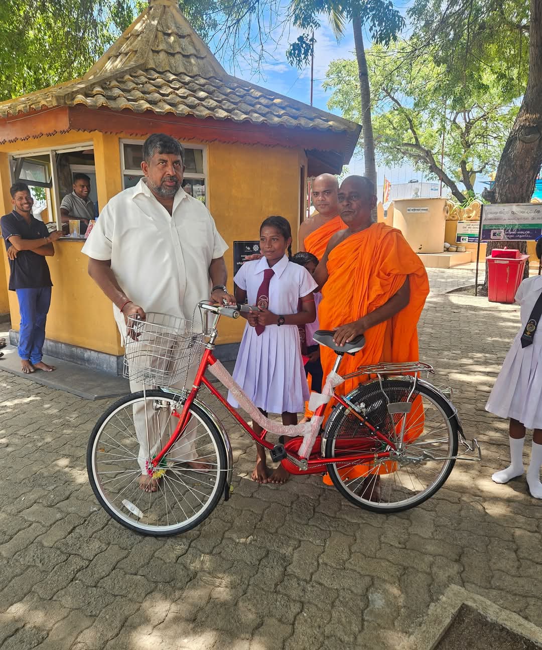  NAGADEEPA High Priest felicitated in UK
