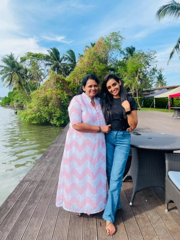 ACTRESS ON STAGE,MINI SCREEN ,FILMS MALEE JAYAWEERAGE AT PINNACLE OF CELEBRITY FOR FOUR DECADES - By Sunil Thenabadu