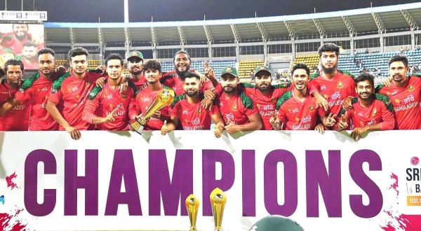 SRI LANKA PERISH UNDER THE WEIGHT OF EXPECTATION AS BANGLADESH TAKE T20 SERIES 2-1.  UNCHARACTERISTIC BATTING DISPLAY SEALS THEIR FATE. –  BY TREVINE RODRIGO IN MELBOURNE.   (eLanka Sports Editor).