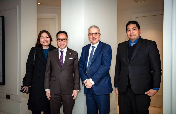 10. Dr Frank Alafaci PhD with Mr Naruchai Ninnad (Consul General of Thailand) & Mr Chatchawal Horayangkura (Deputy Consul General of Thailand) & Ms Usanee Thinkohkaew (Director, Thailand Board of Investment)