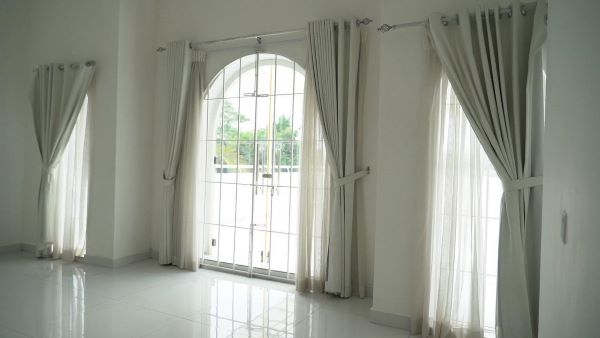 Luxury 4 - Bedroom Estate on 2 Acres in Piliyandala